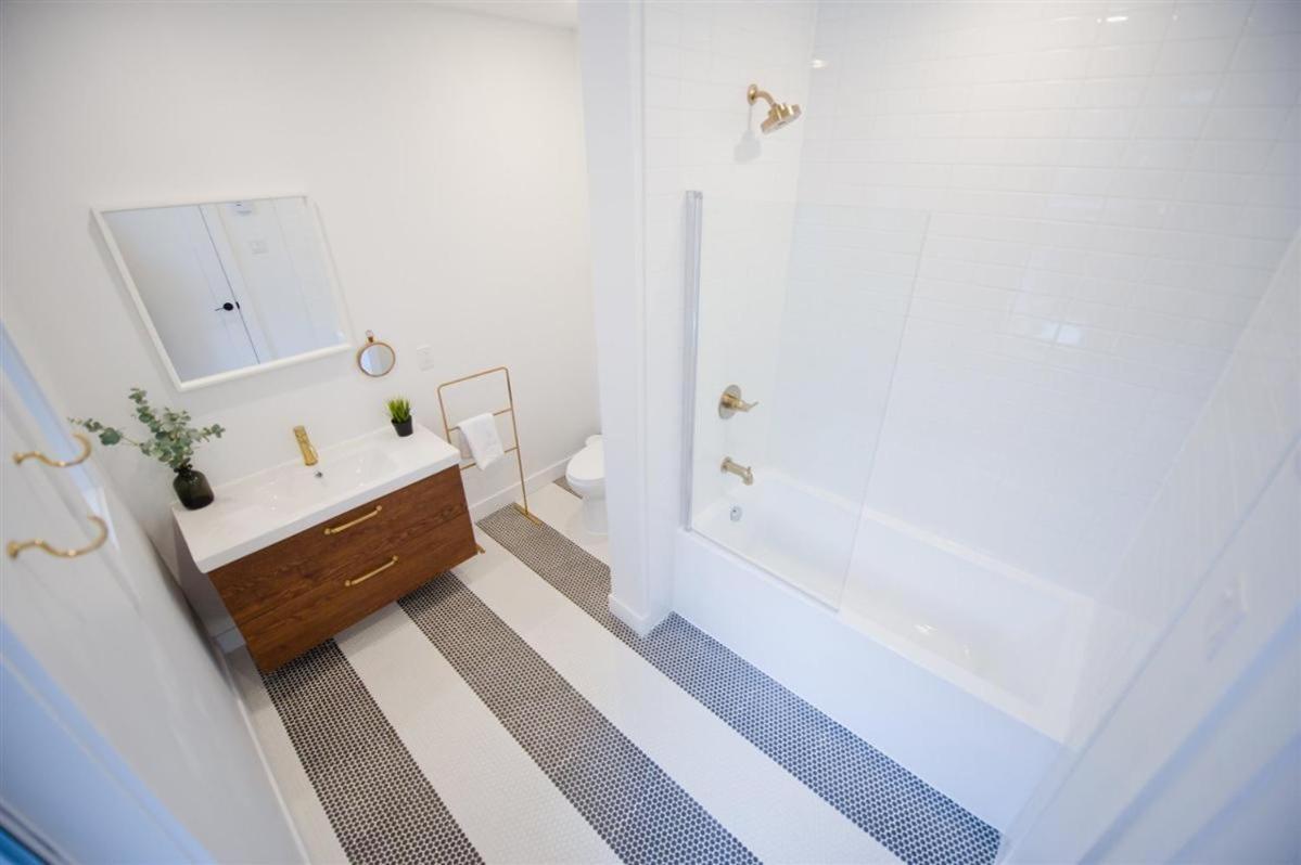 Frontenac Residences Apartment Montreal